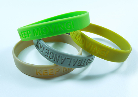 硅胶产品上面打孔 硅胶产品上面打孔