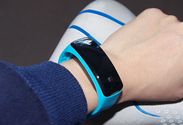 硅胶手表带厂家,硅胶手表带有什么优势,硅胶手表带的特点 硅胶手表带厂家,硅胶手表带有什么优势,硅胶手表带的特点