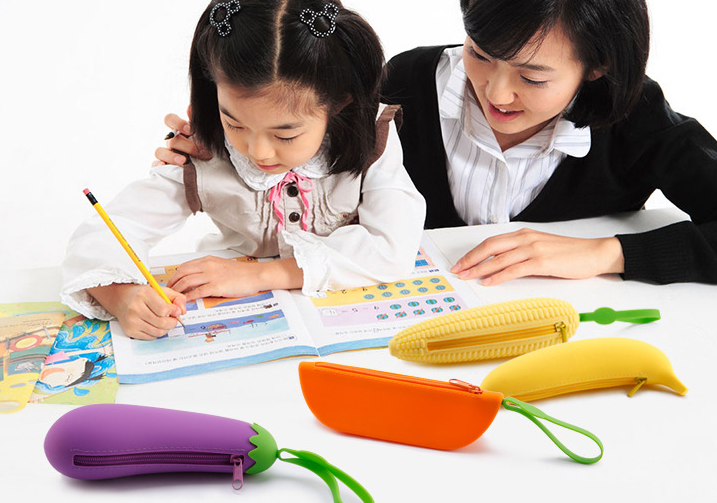 硅胶创意文具包定制,定做硅胶创意文具包厂家,东莞创意硅胶文具包定制工厂 硅胶创意文具包定制,定做硅胶创意文具包厂家,东莞创意硅胶文具包定制工厂