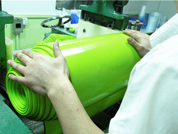 奶嘴的硅胶材料和普通的硅胶材料有什么不一样 奶嘴的硅胶材料和普通的硅胶材料有什么不一样